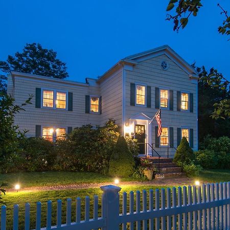 A Butlers Manor Southampton Exterior photo