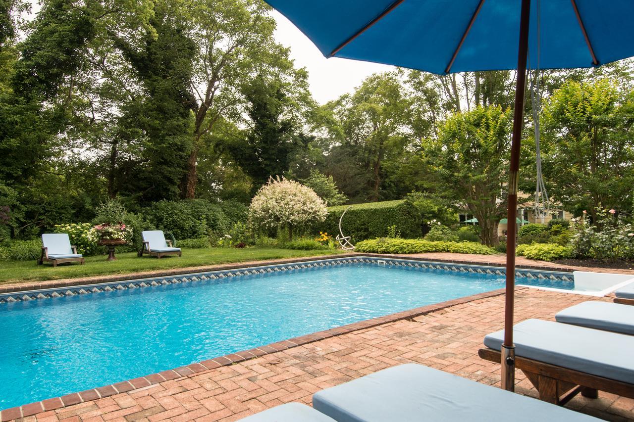 A Butlers Manor Southampton Exterior photo